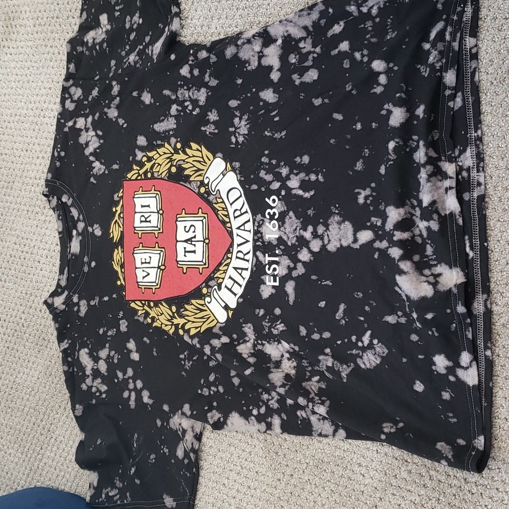 Harvard University Tshirt